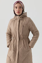 Lastik Detaylı Kapitone Kaban - Vizon TUGBA