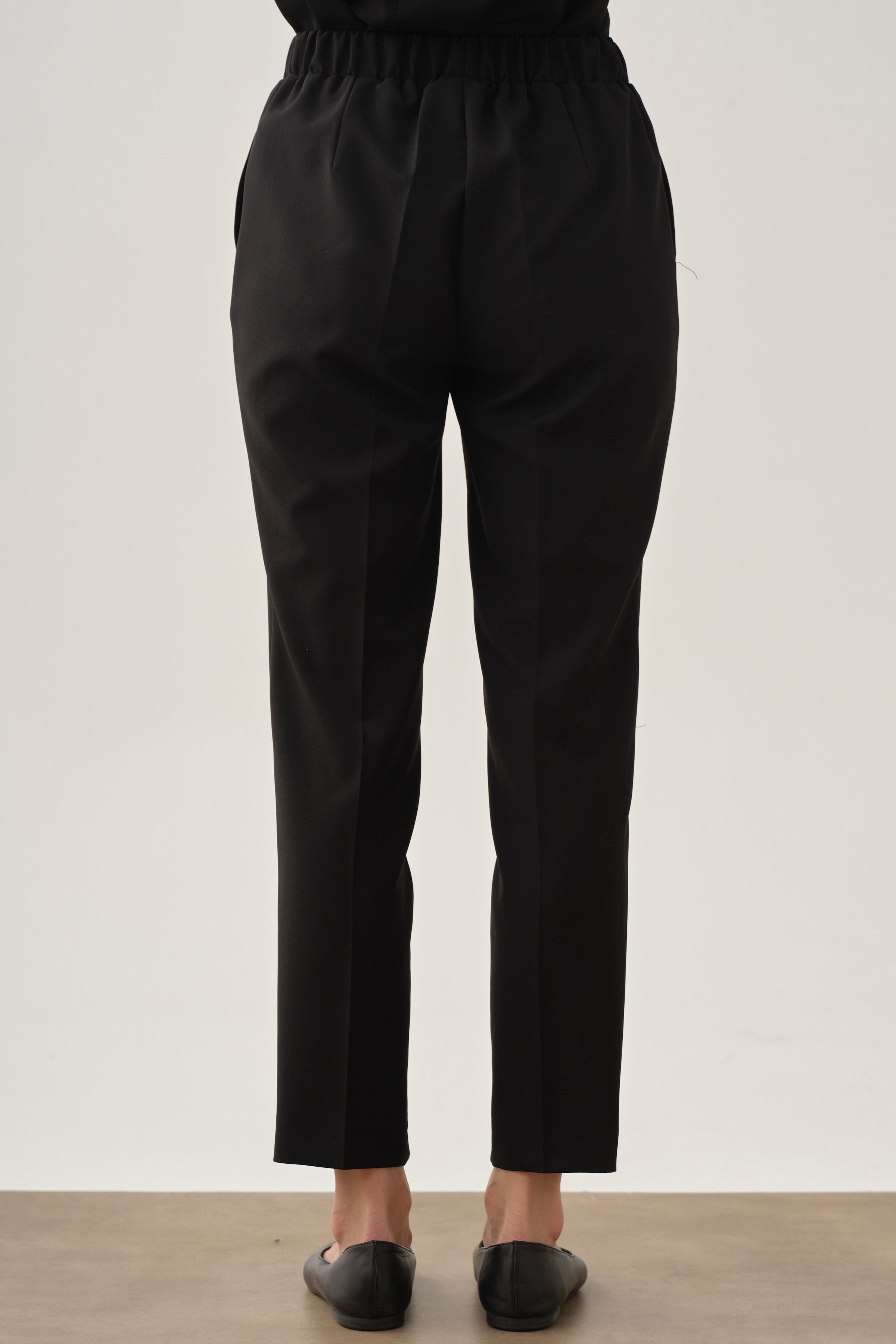 Bel Lastikli Havuç Pantolon - Siyah TUGBA