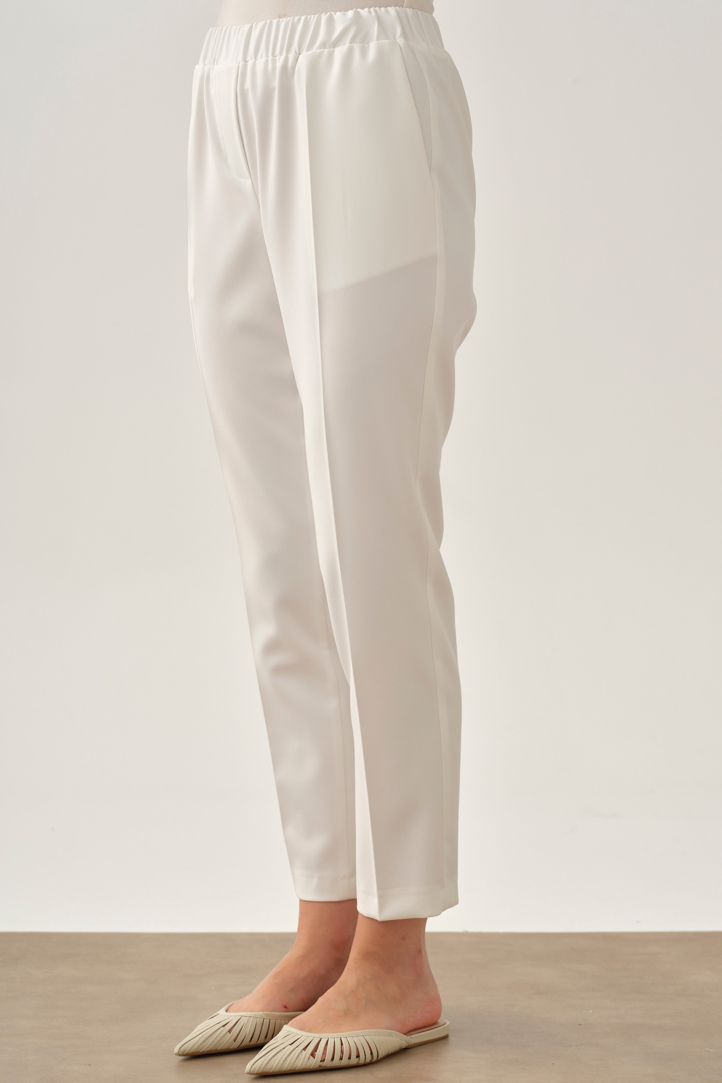 Bel Lastikli Havuç Pantolon - Ekru TUGBA