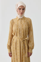 Robalı Büzgü Detaylı Desenli Elbise - Safran TUGBA