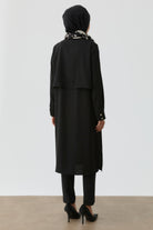 Rüzgarlık Detaylı Çiçek Düğmeli Tunik - Siyah TUGBA