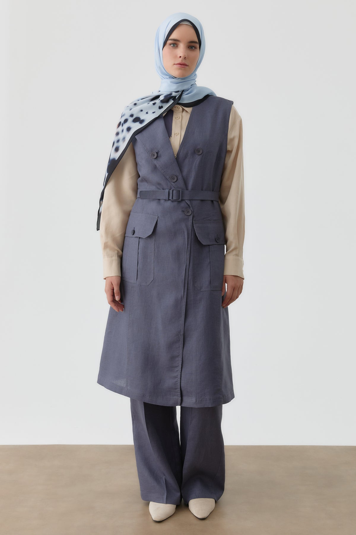 Linen Vest with Collar Detail - Indigo