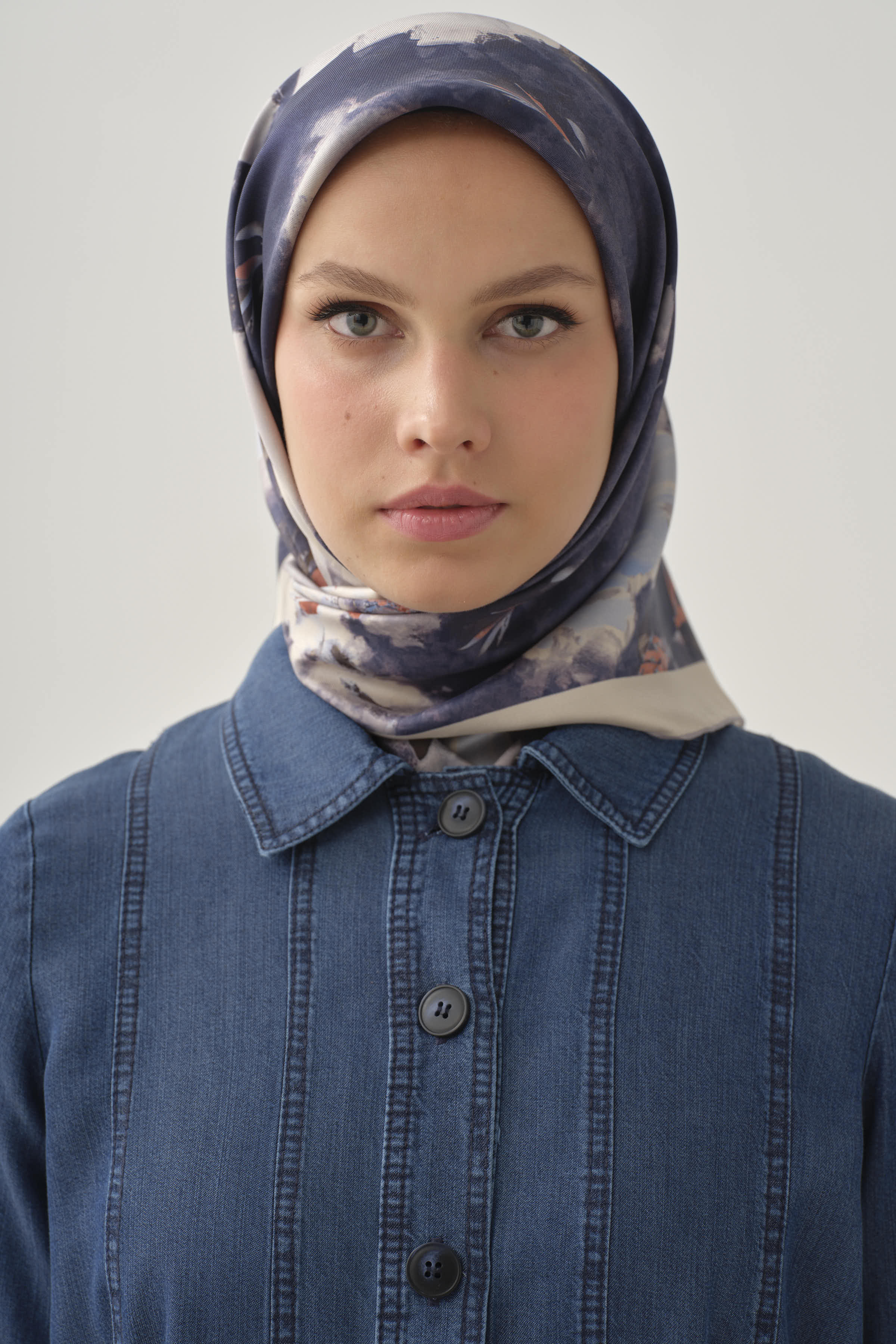 Fulya Twill İpek Eşarp - Lacivert TUGBA