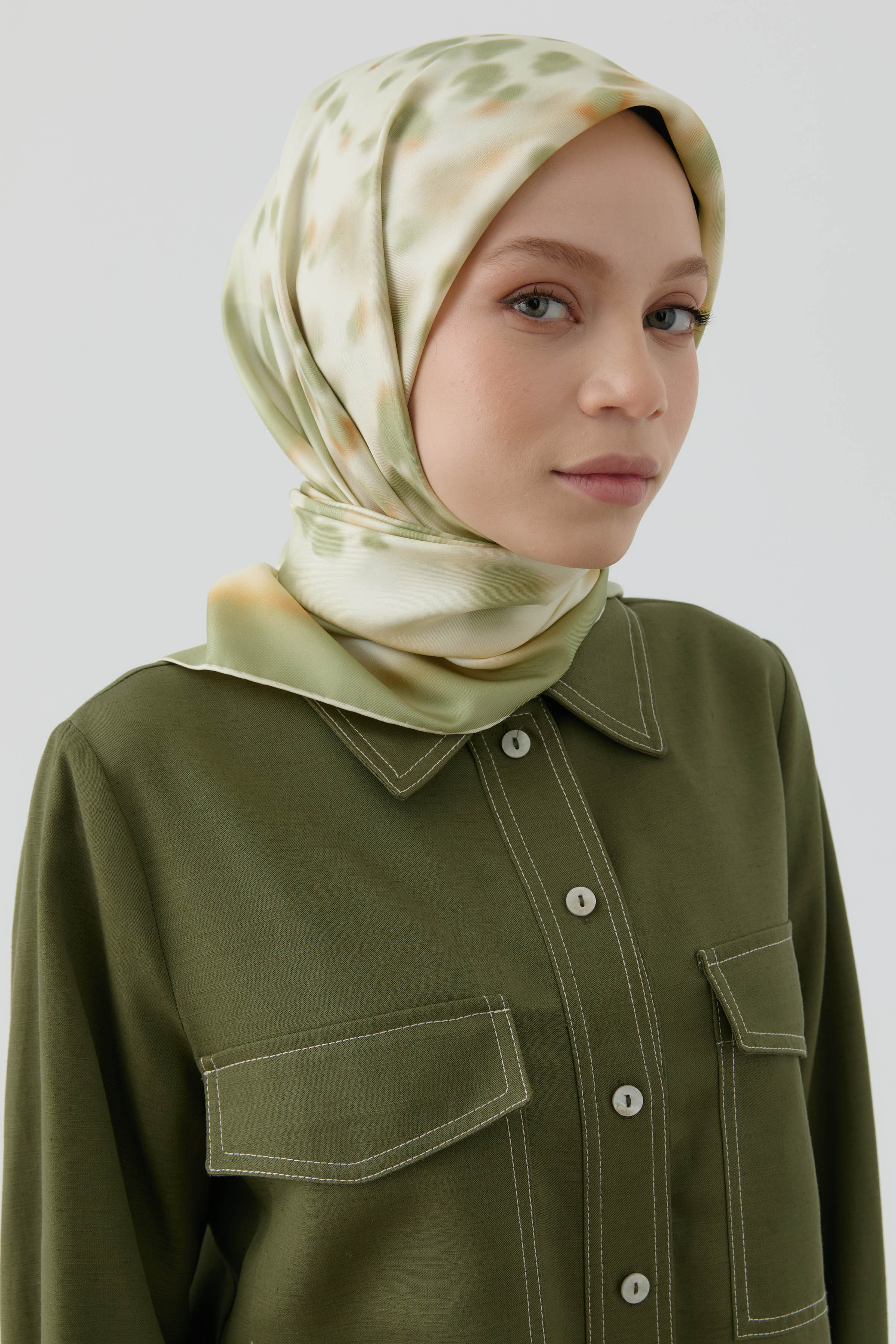 Sebu Twill İpek Eşarp - Yeşil TUGBA