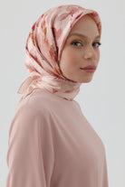 Gülistan Saten İpek Eşarp - Somon TUGBA