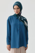 Yırtmaçlı Asimetrik Kesim Bluz - Mavi TUGBA