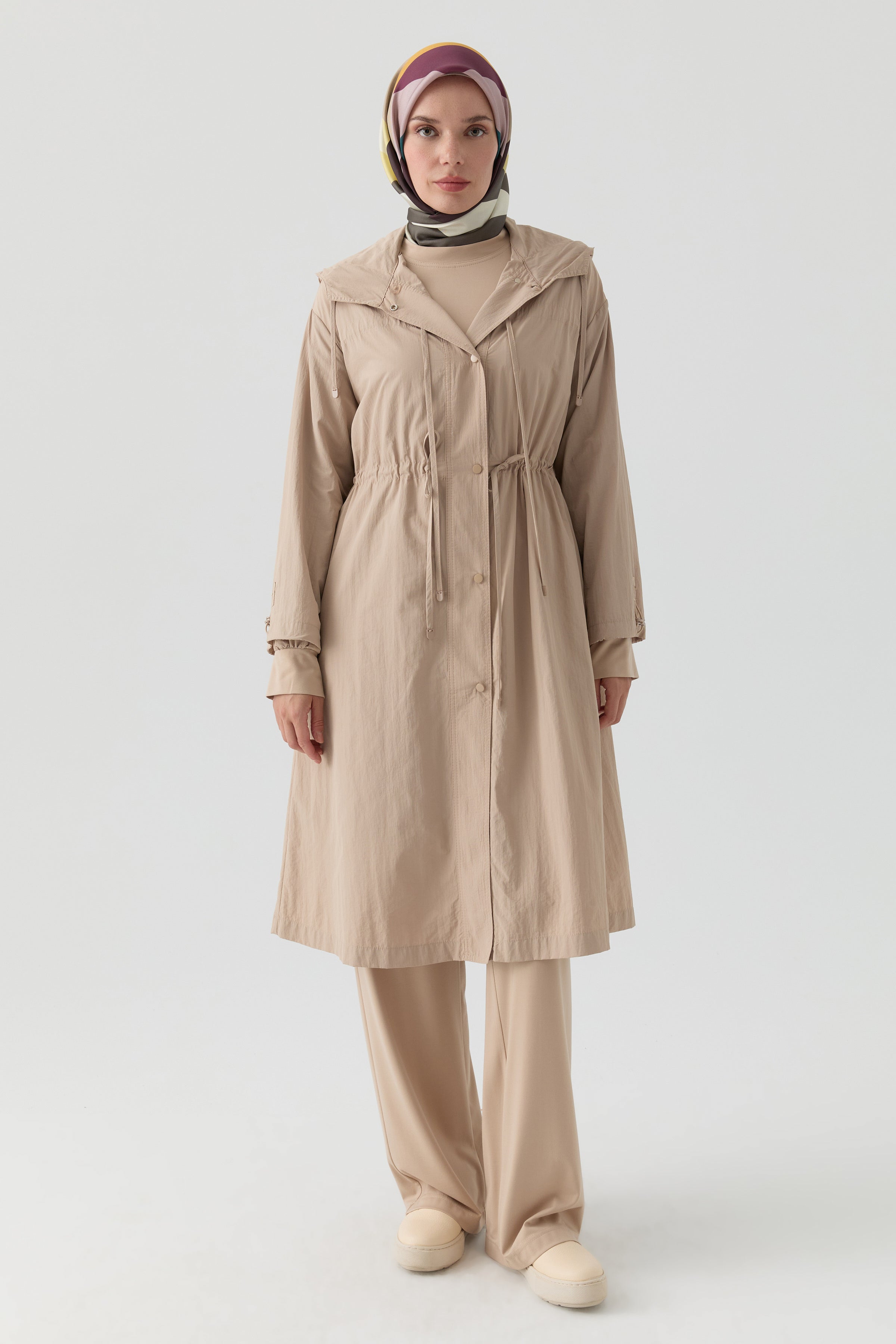 Bağcık Detaylı Yağmurluk - Bej TUGBA