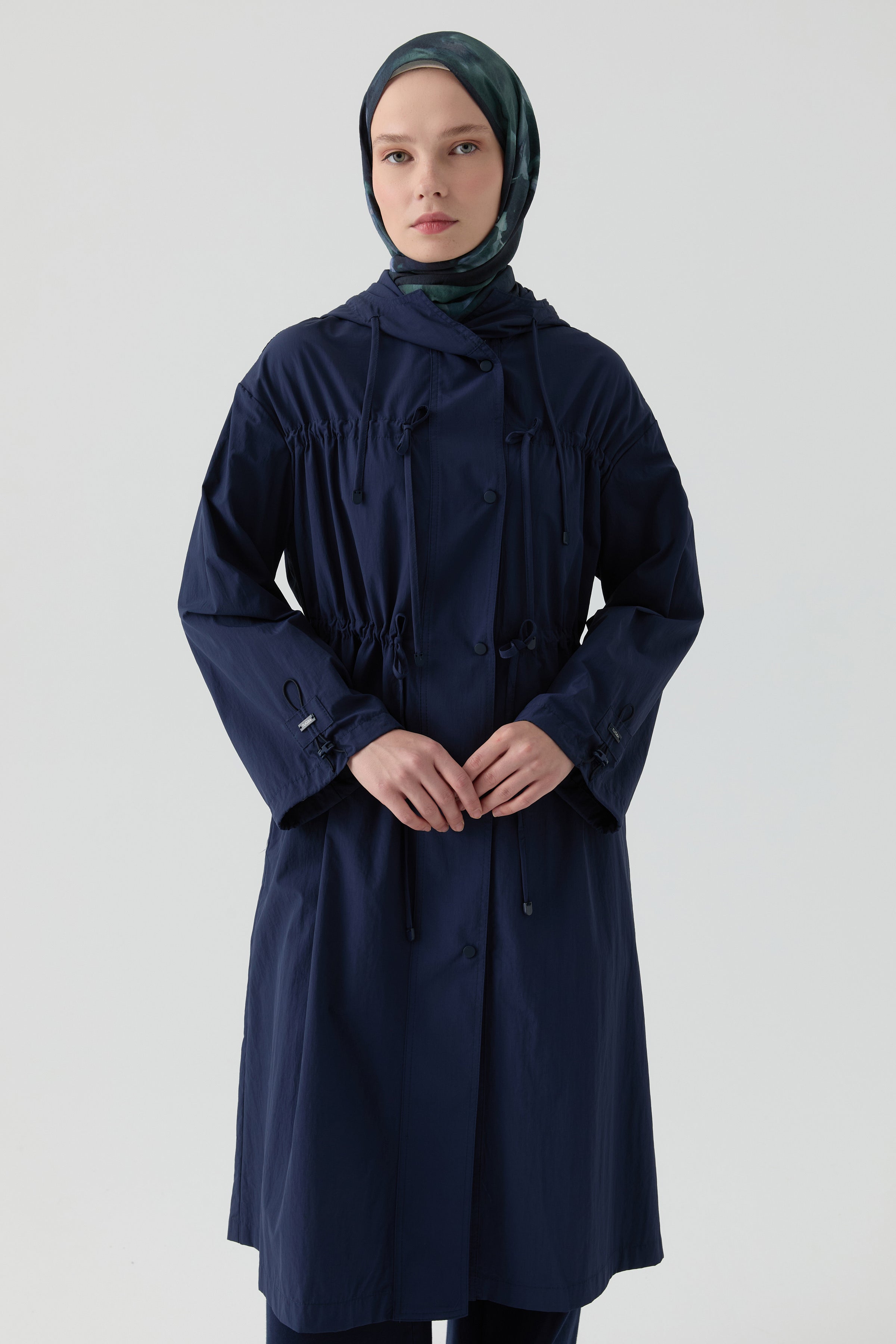 Bağcık Detaylı Yağmurluk - Lacivert TUGBA