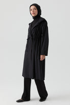 Bağcık Detaylı Yağmurluk - Siyah TUGBA