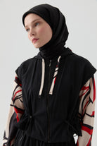 Kombin Bağcıklı Kapüşonlu Yelek - Siyah TUGBA