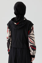 Kombin Bağcıklı Kapüşonlu Yelek - Siyah TUGBA