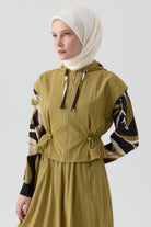 Kombin Bağcıklı Kapüşonlu Yelek - Olive TUGBA