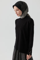 Kolları Düğme Detaylı Sıfır Yaka Kazak - Siyah TUGBA