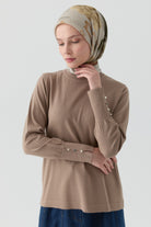 Kolları Düğme Detaylı Sıfır Yaka Kazak - Vizon TUGBA