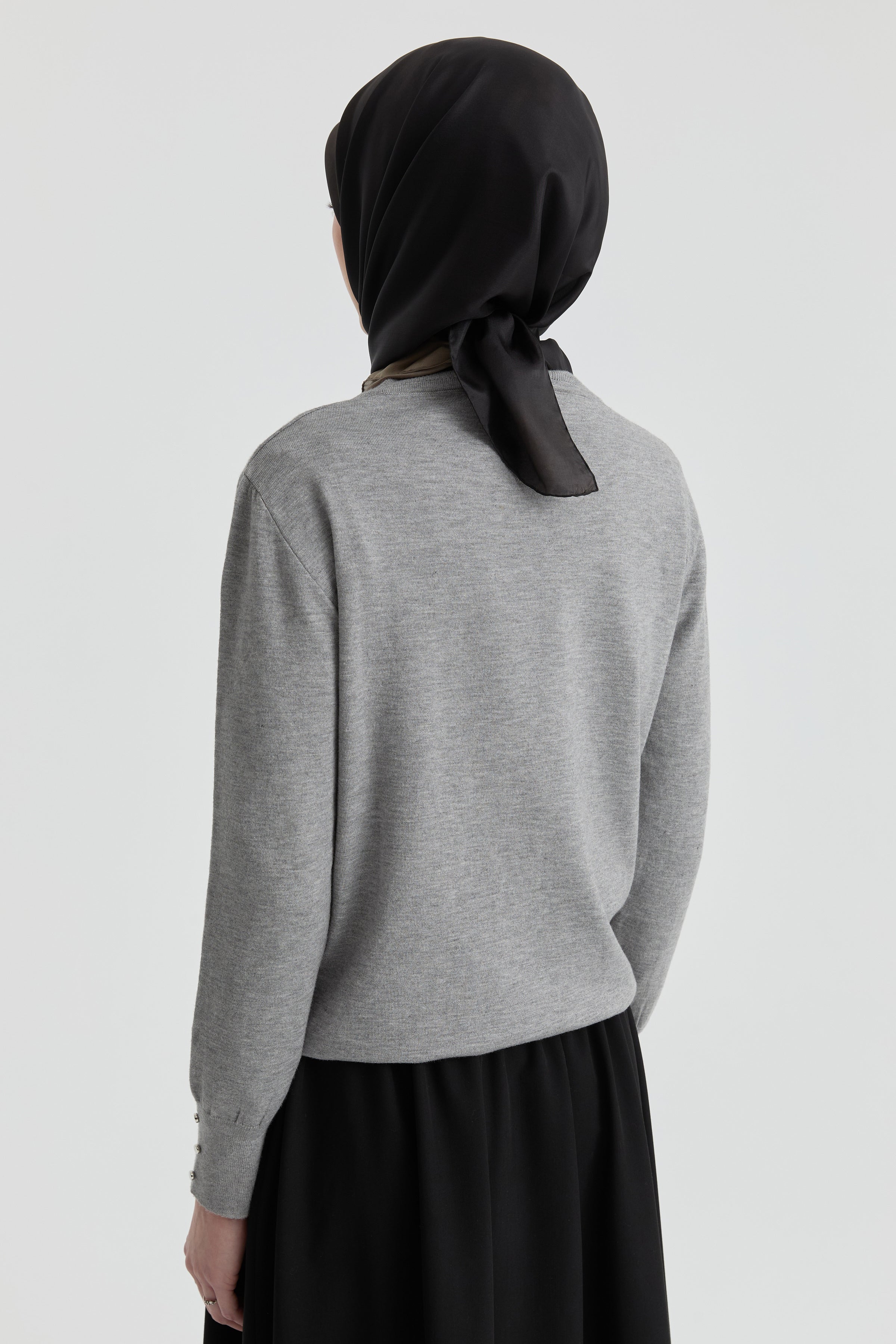 V Yaka Kol Düğme Detaylı Kazak - Gri TUGBA