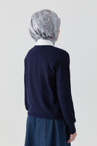 V Yaka Kol Düğme Detaylı Kazak - Lacivert TUGBA