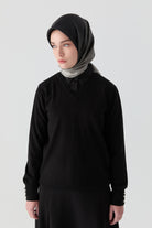 V Yaka Kol Düğme Detaylı Kazak - Siyah TUGBA