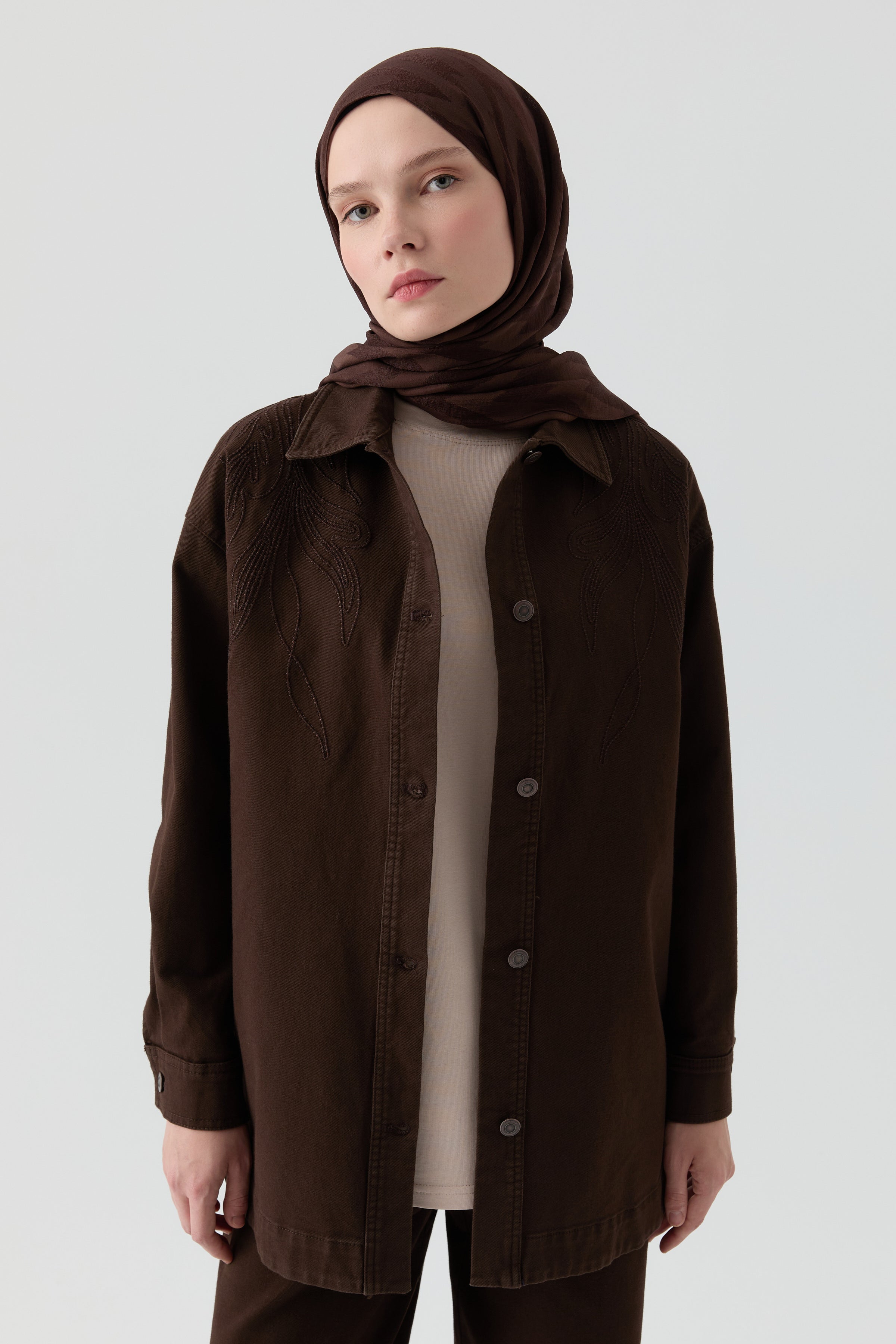 Oversize Yırtmaçlı Tişört - Bej TUGBA