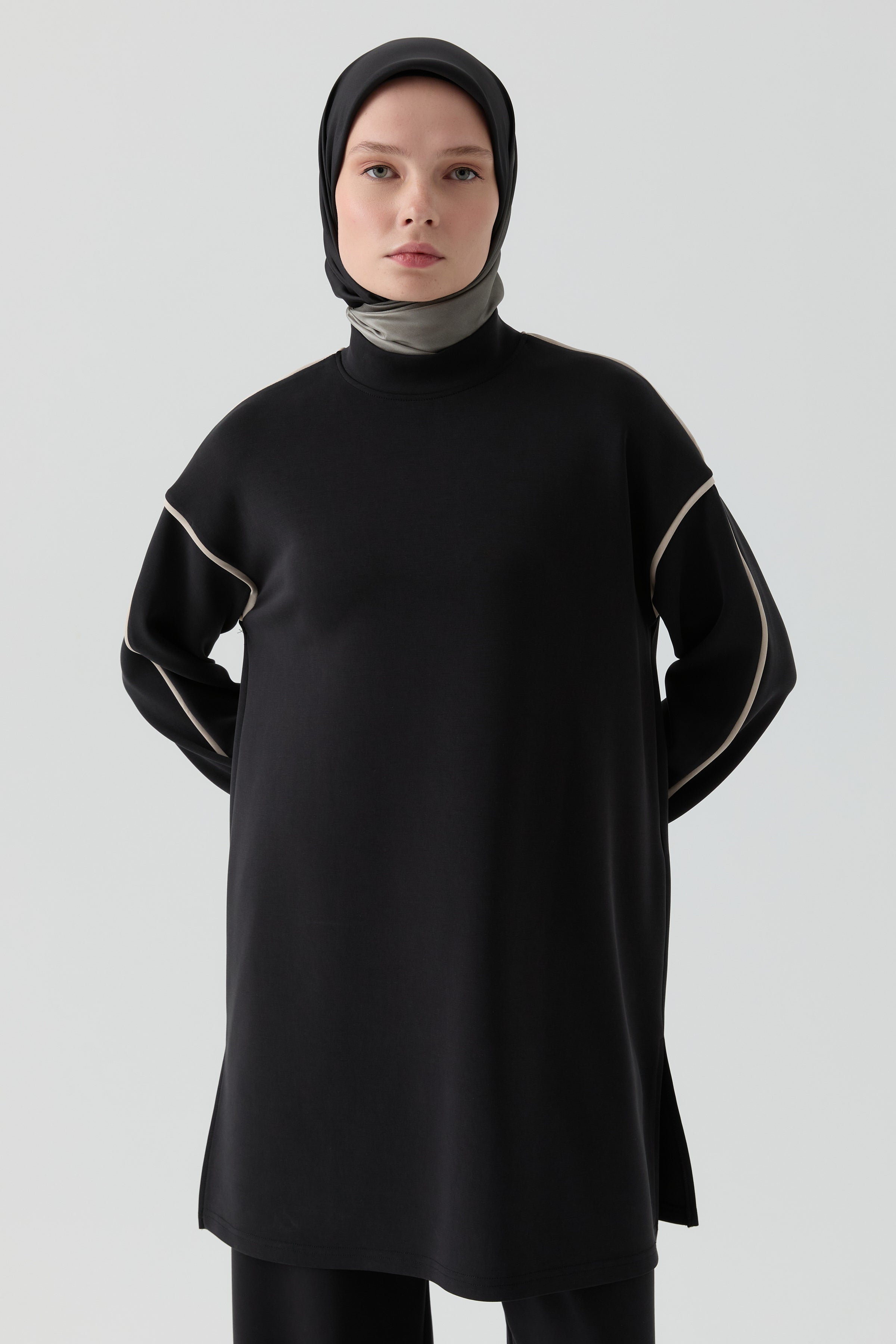 Kombinli Sweatshirt - Siyah TUGBA