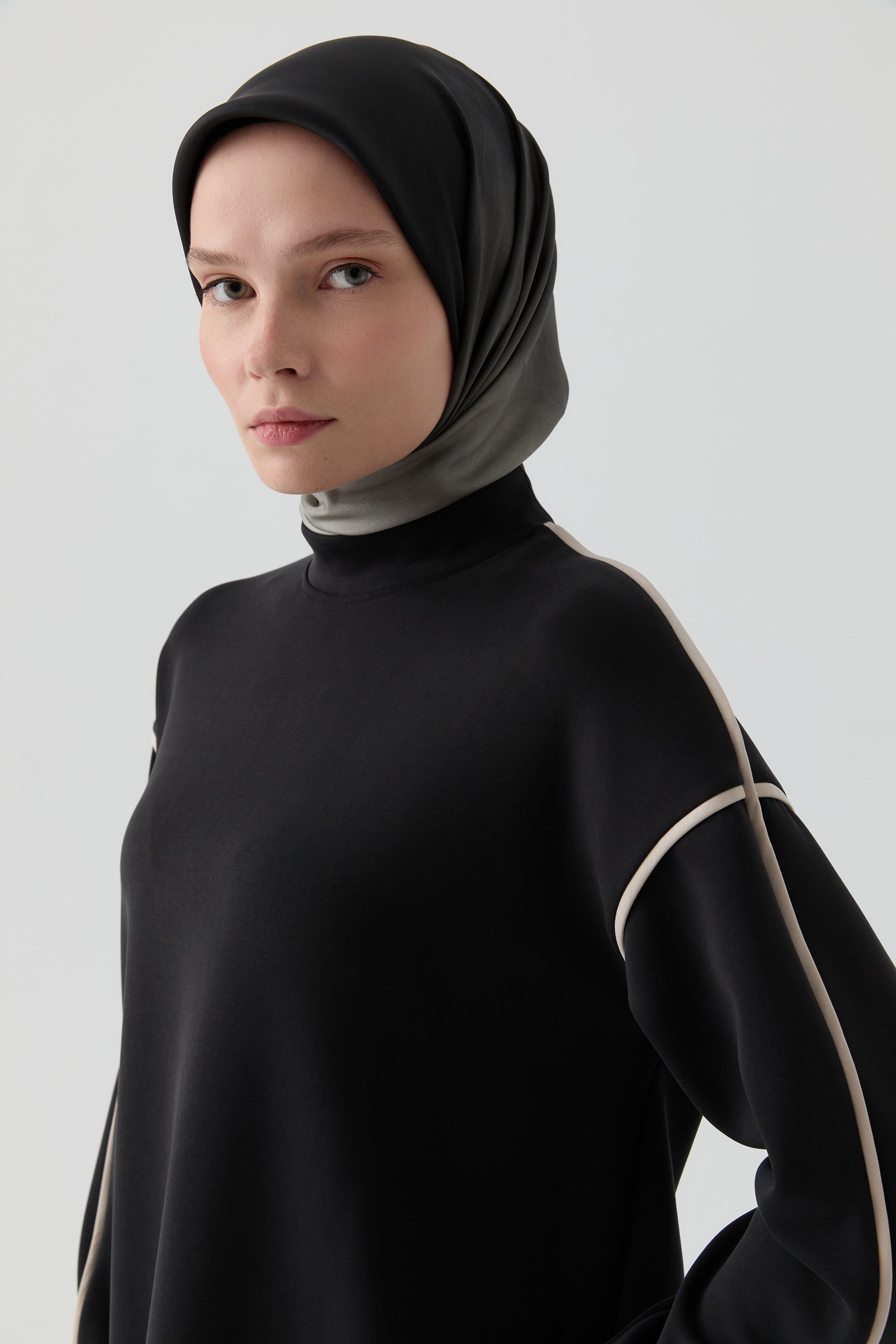 Kombinli Sweatshirt - Siyah TUGBA