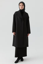 İnce Kapitone Kap - Siyah TUGBA