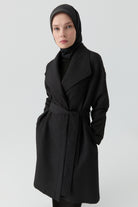 İnce Kapitone Kap - Siyah TUGBA