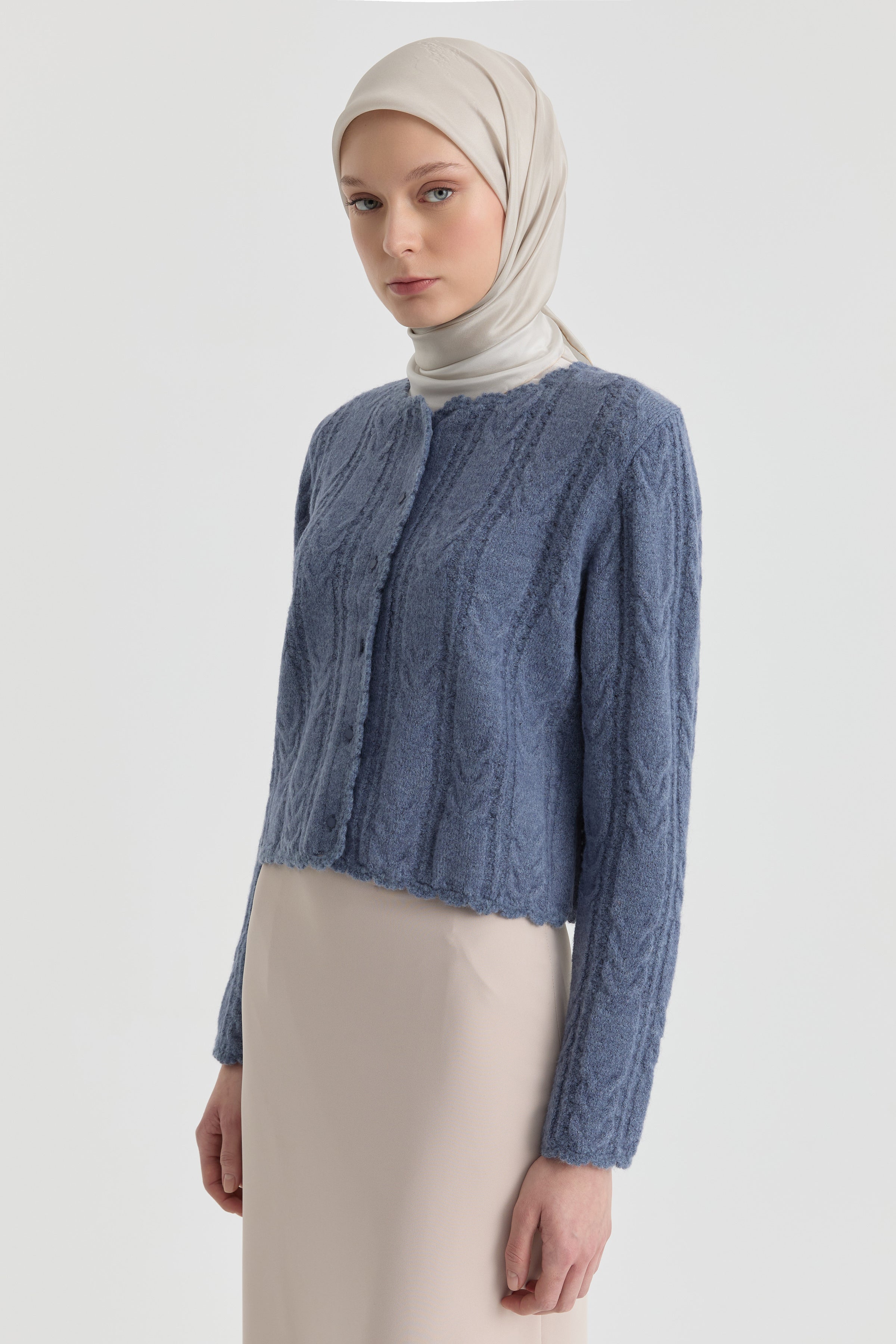 Nakış İşlemeli Hırka - İndigo TUGBA