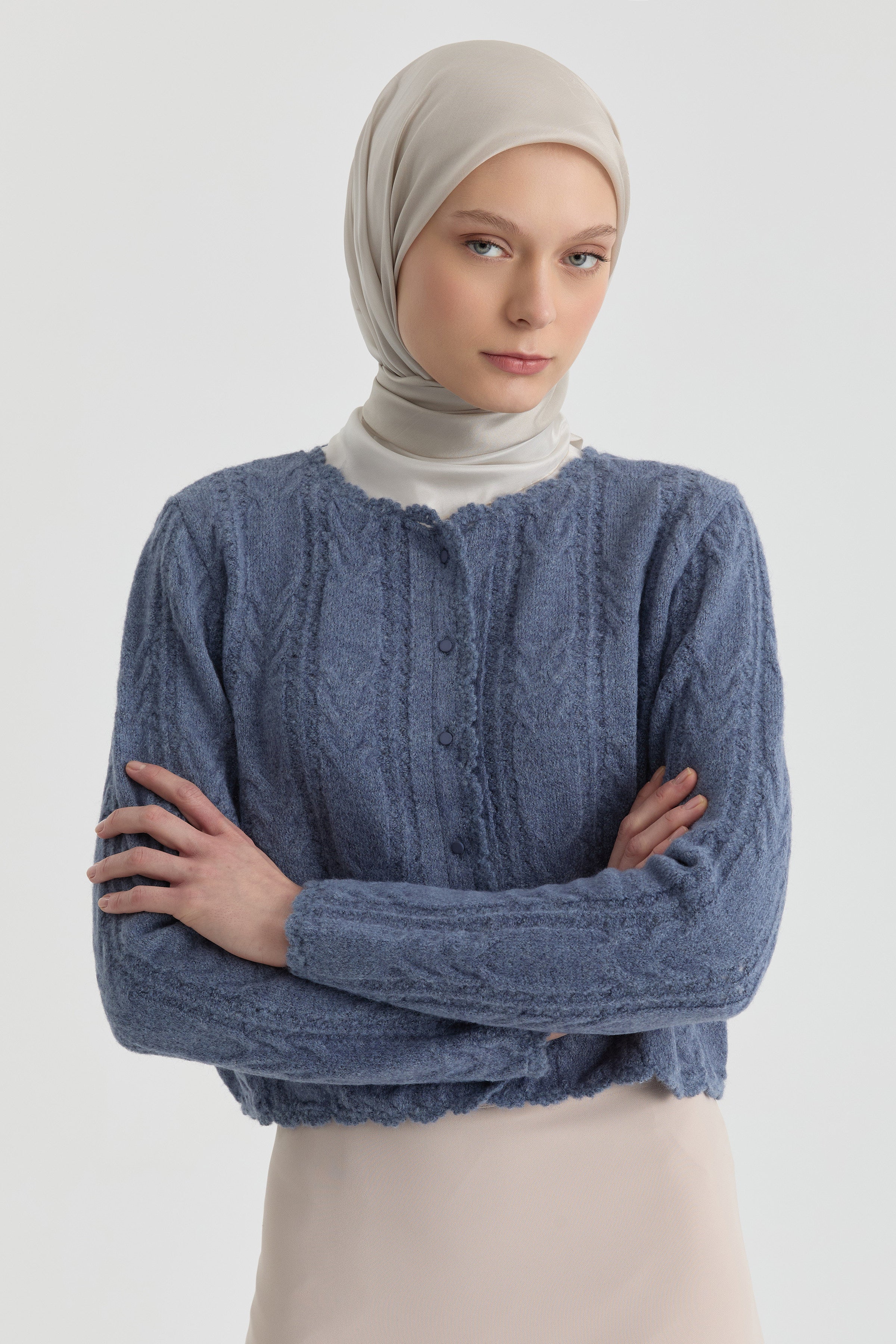 Nakış İşlemeli Hırka - İndigo TUGBA