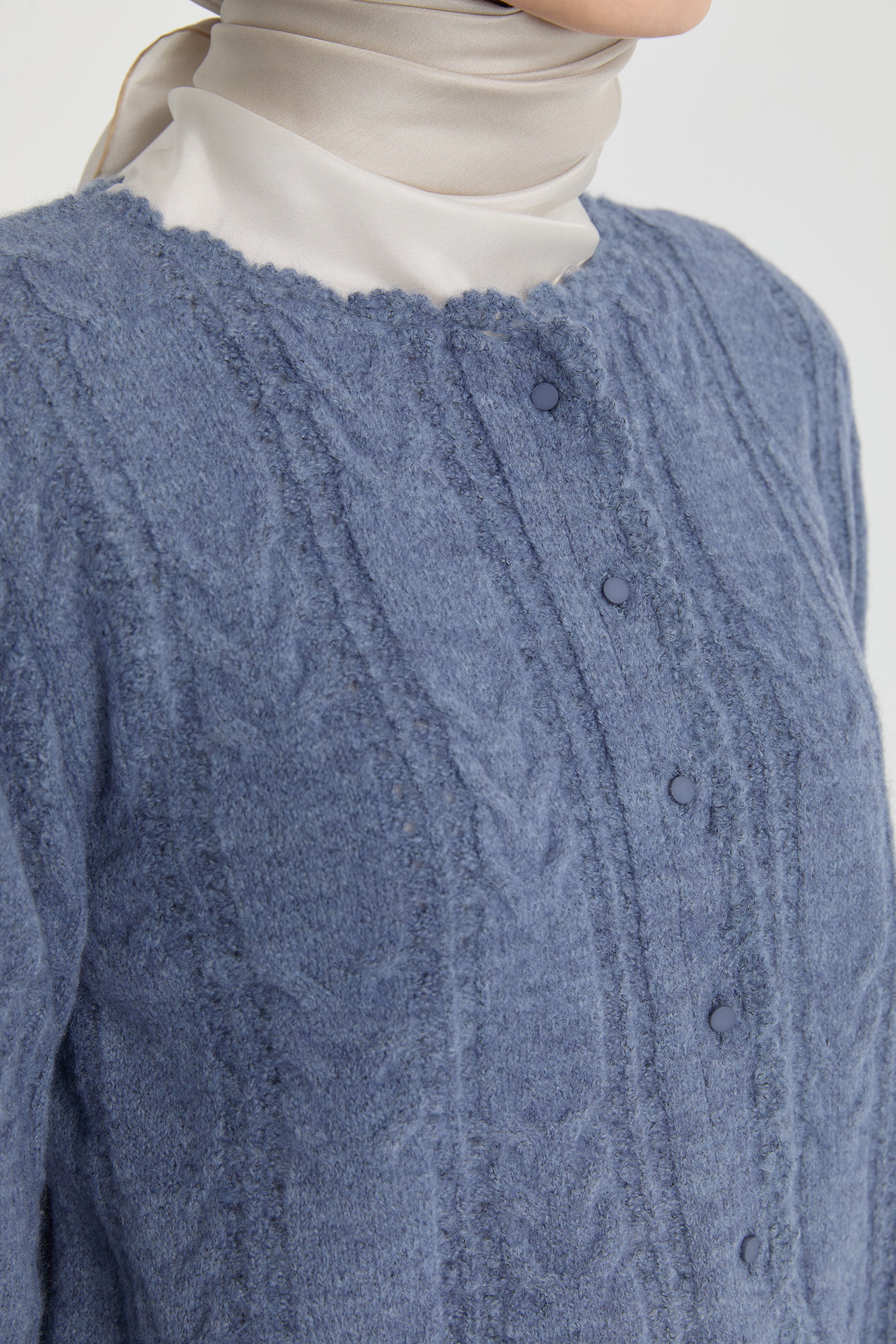 Nakış İşlemeli Hırka - İndigo TUGBA