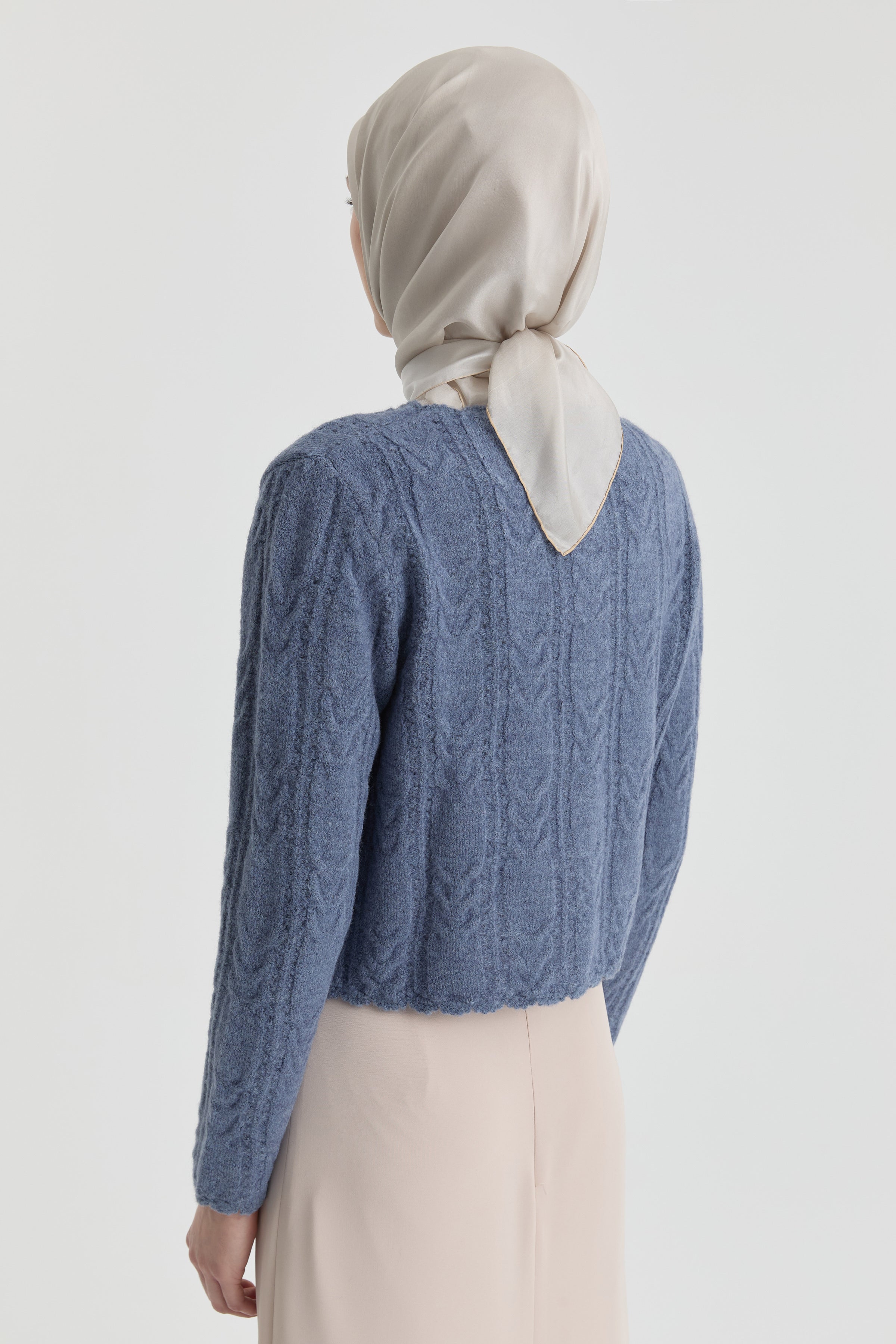 Nakış İşlemeli Hırka - İndigo TUGBA