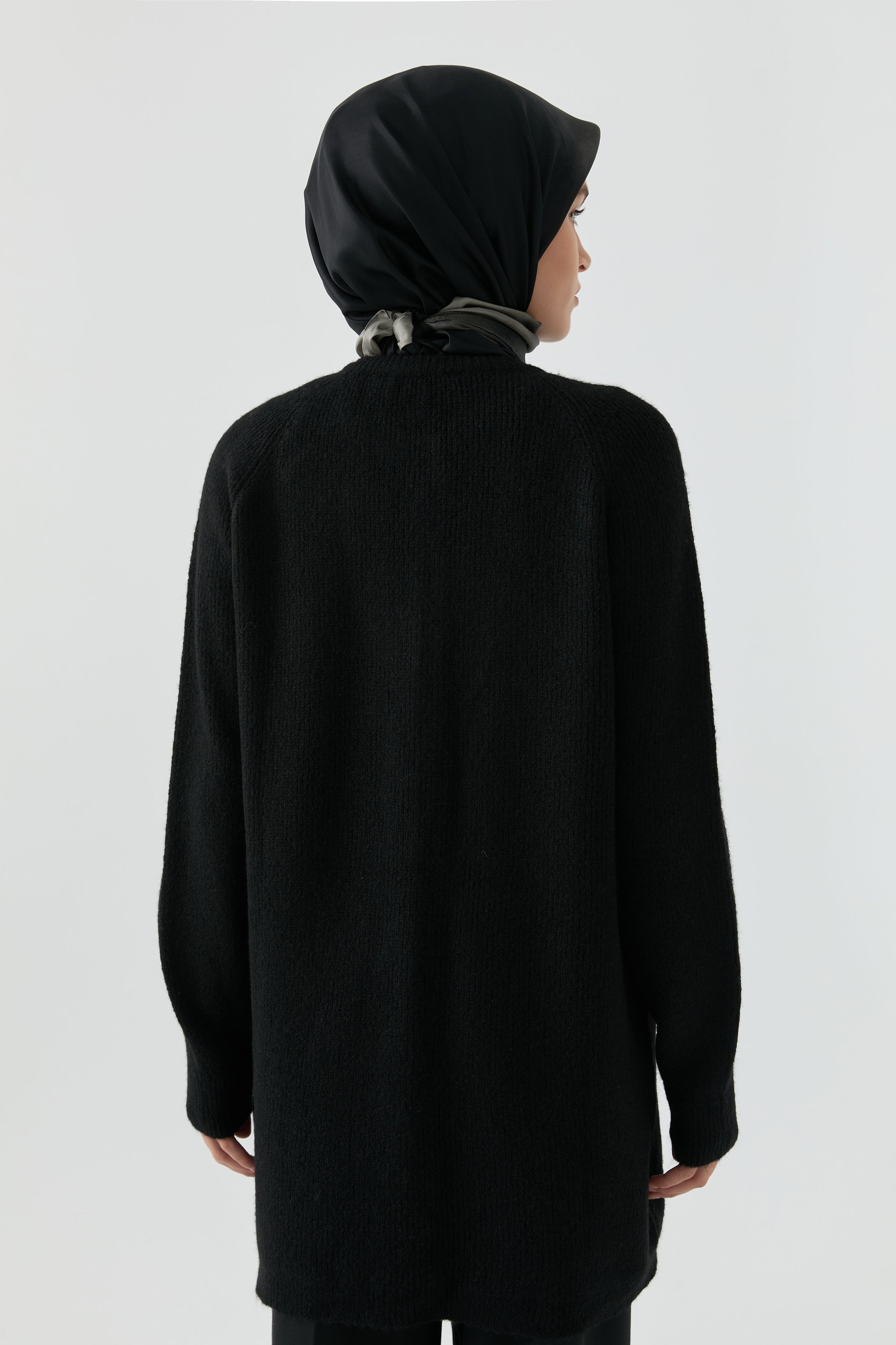 Bisiklet Yaka Hırka - Siyah TUGBA