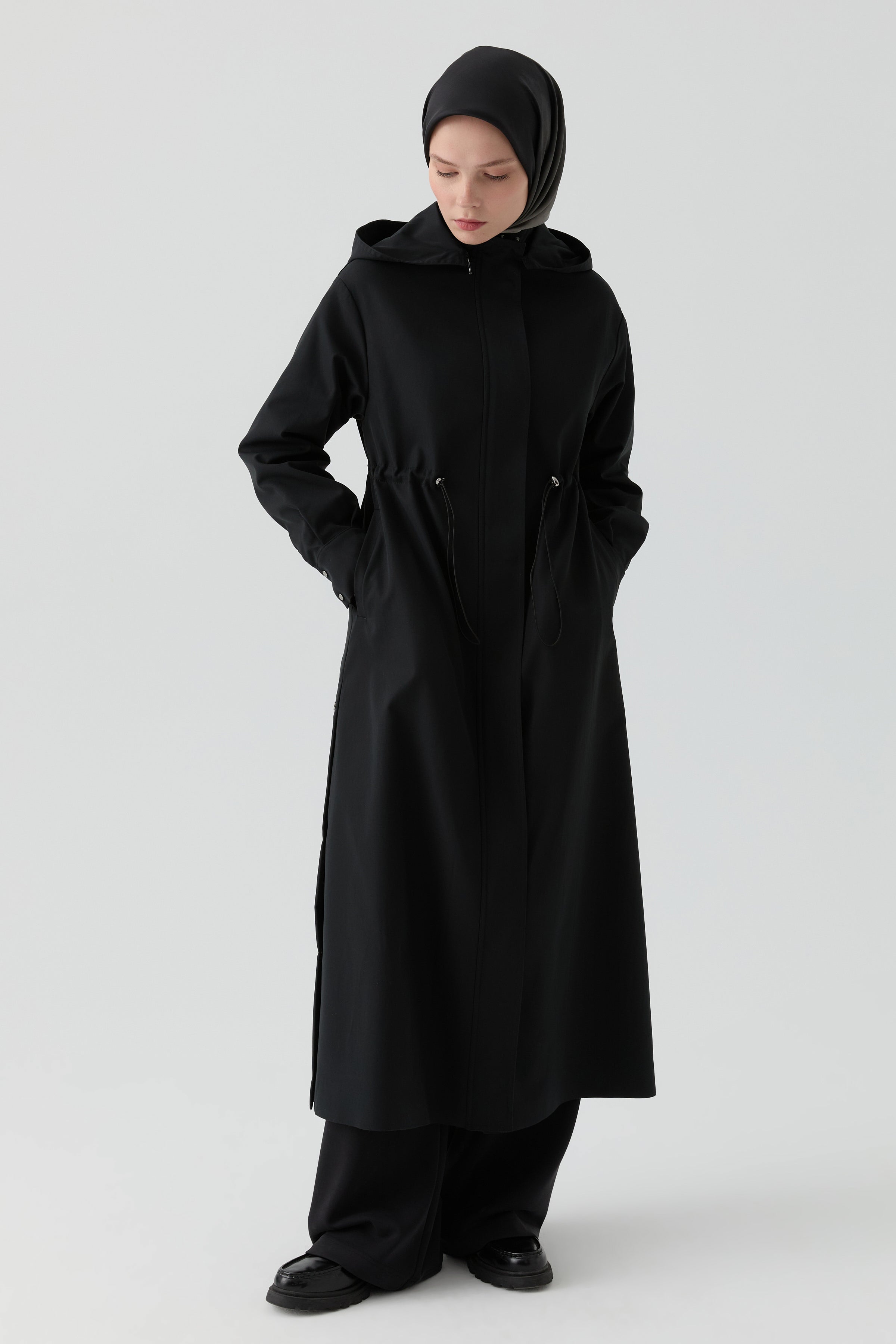 Yandan Çıtçıt Detaylı Pardesü - Siyah TUGBA