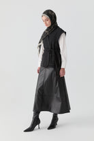 Kesik Detaylı Suni Deri Çan Etek - Siyah TUGBA