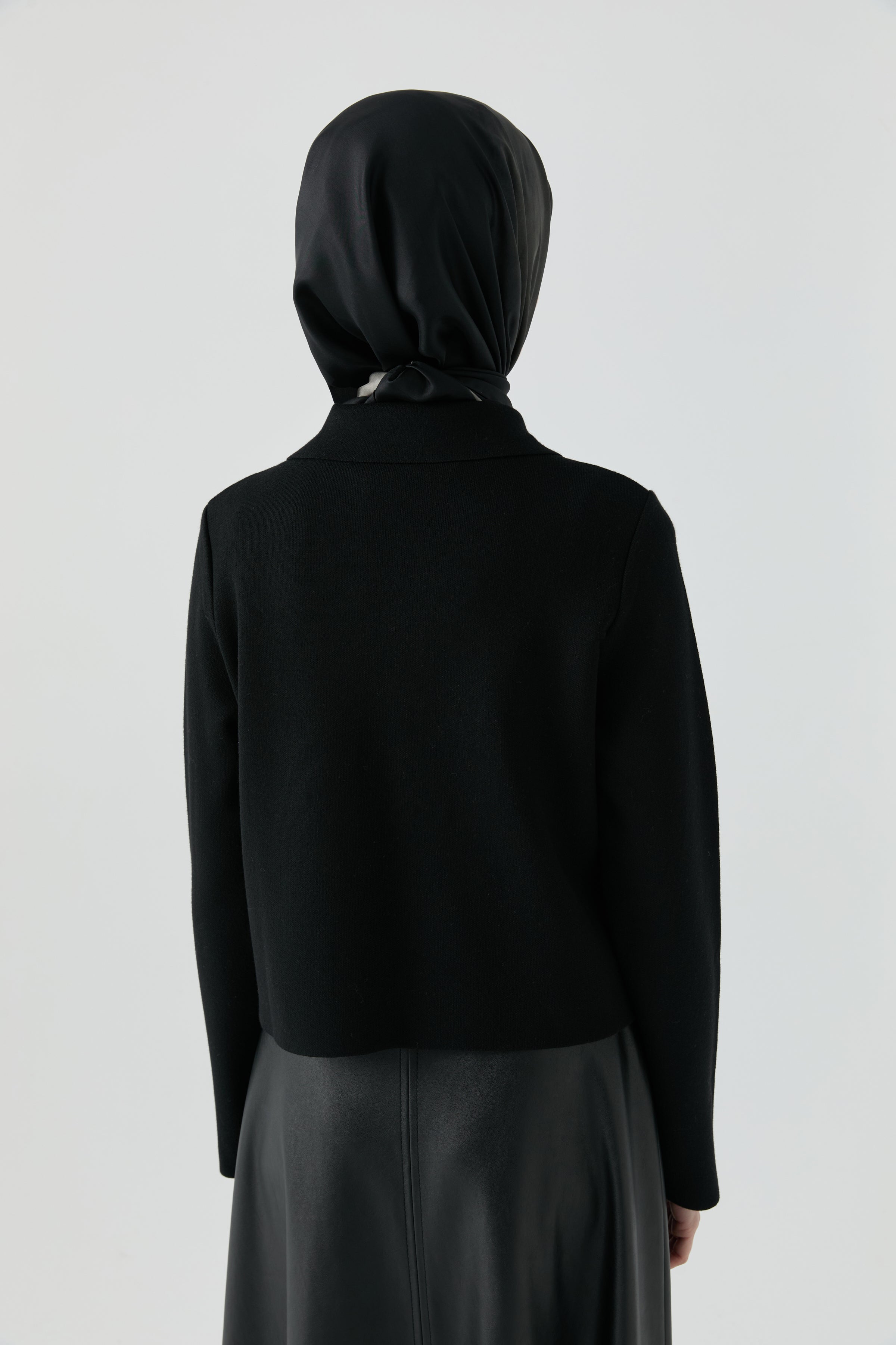 Çift Sıra Düğme Detaylı Hırka - Siyah TUGBA