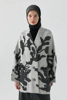 Çiçek Desenli Triko Hırka - Gri TUGBA