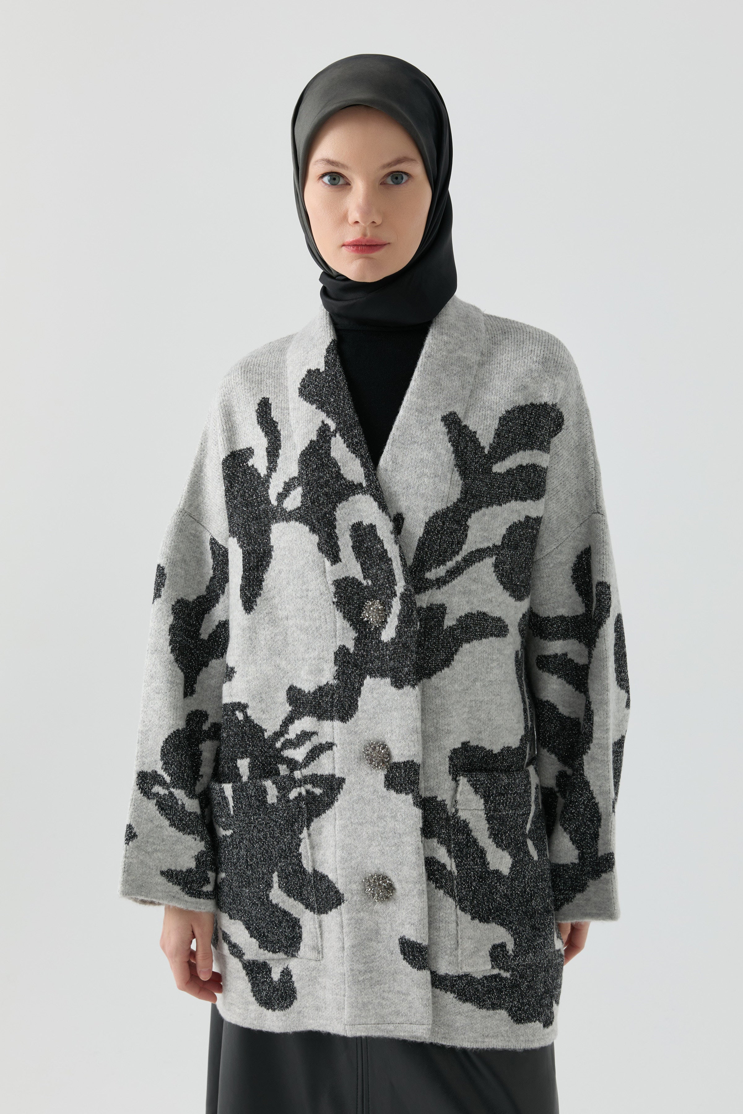 Çiçek Desenli Triko Hırka - Gri TUGBA