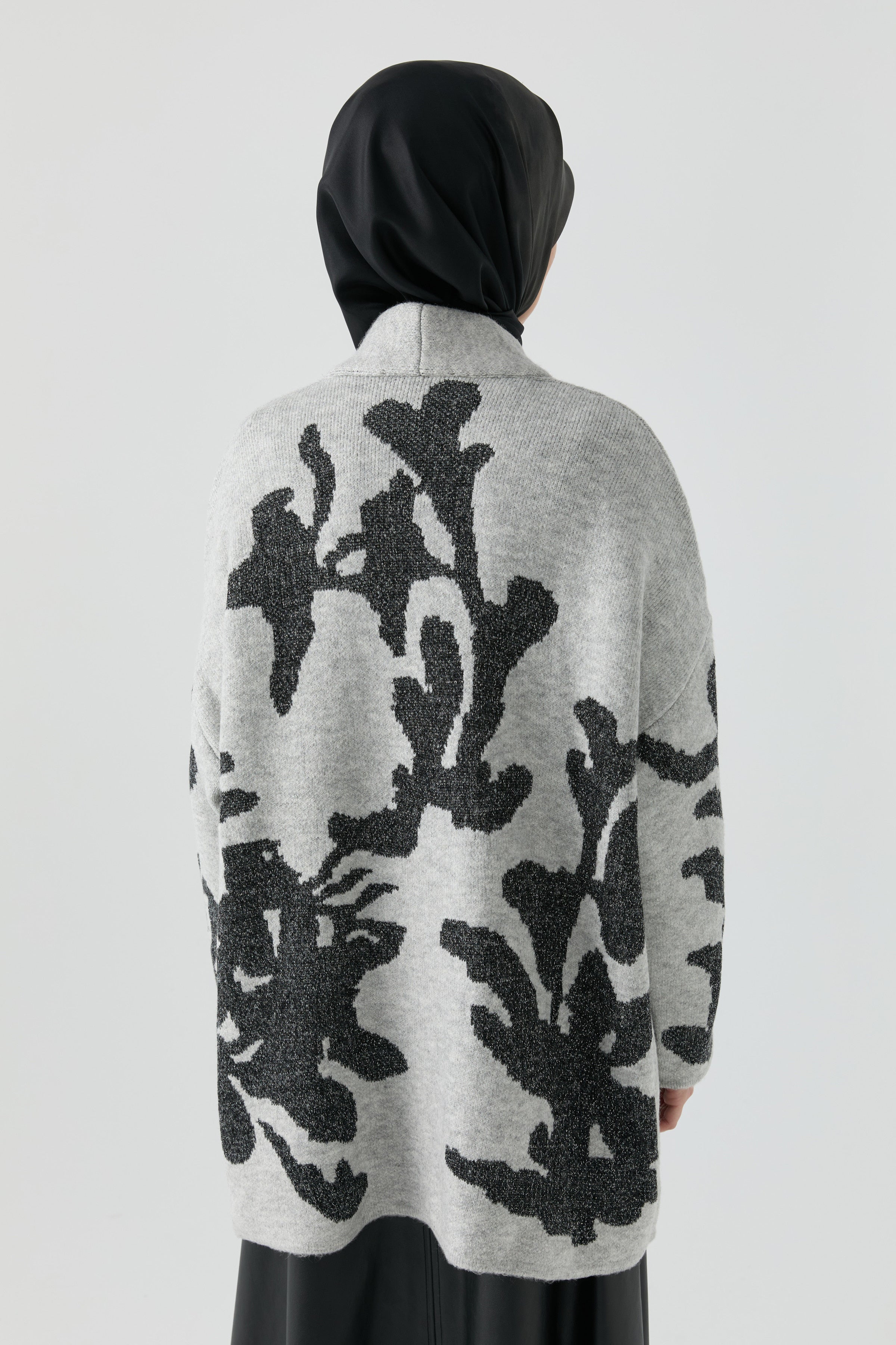 Çiçek Desenli Triko Hırka - Gri TUGBA