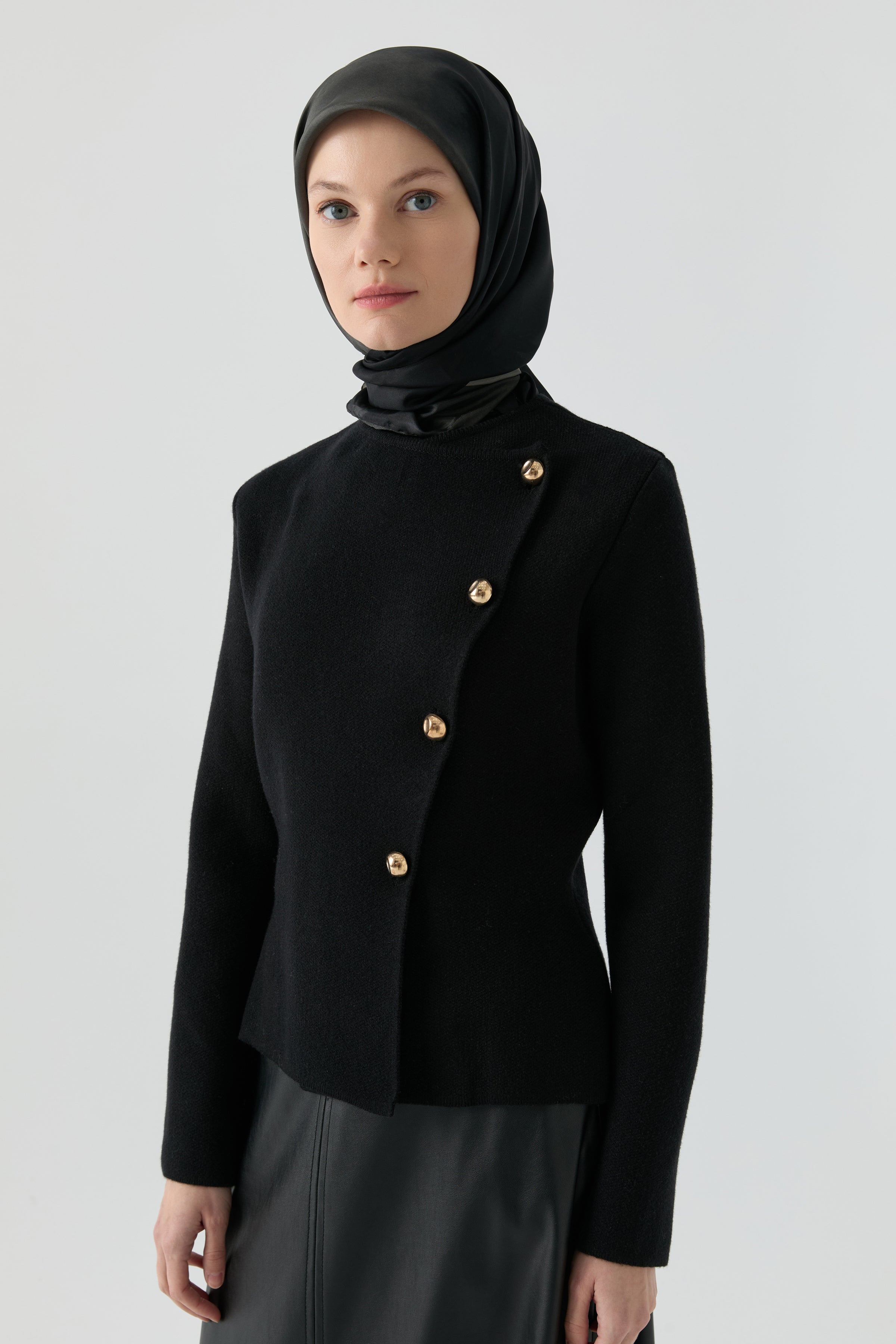 Asimetrik Hırka - Siyah TUGBA