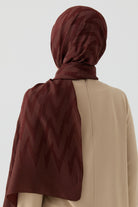 Zikzak Desenli Jakar Şal - Kahve TUGBA