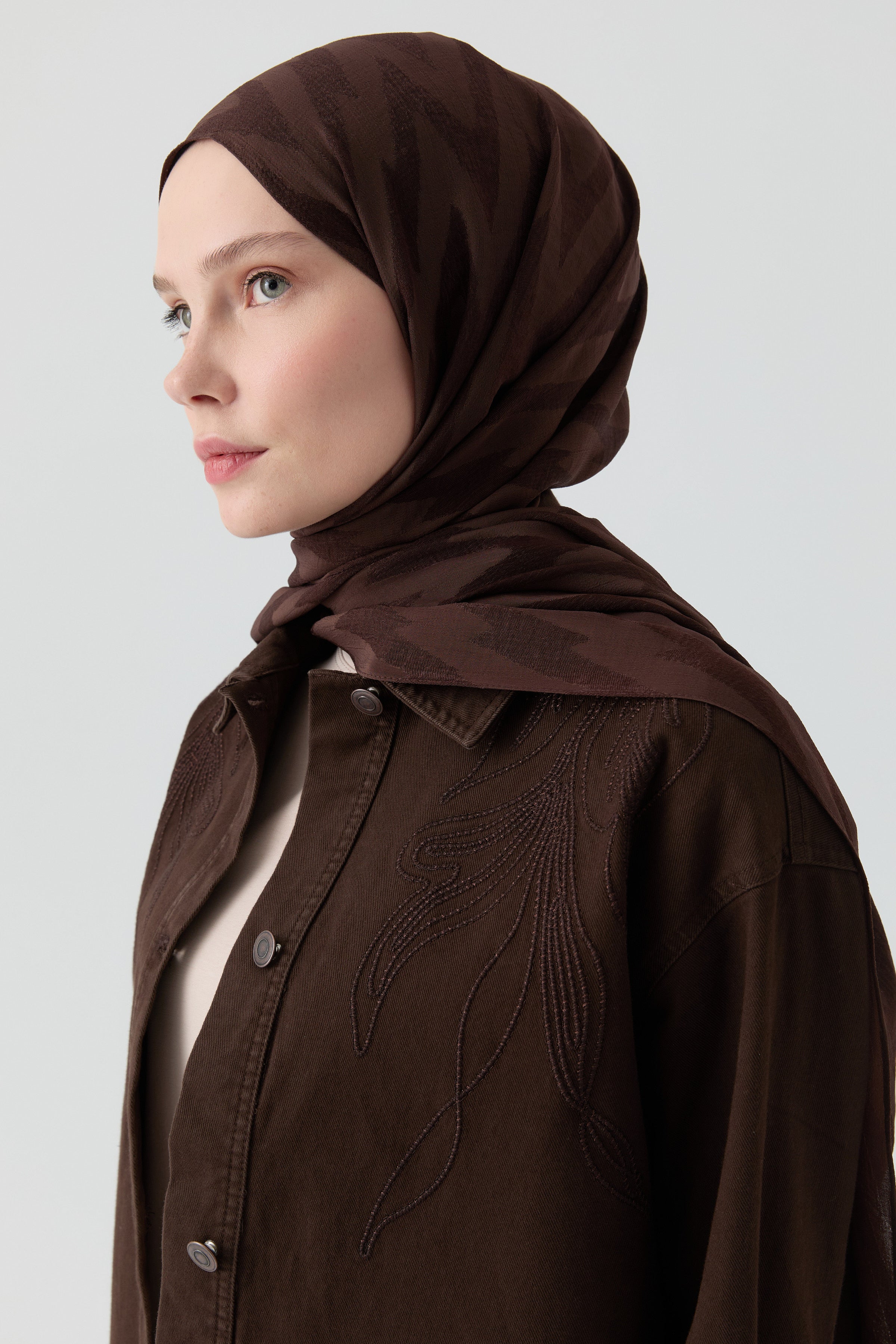 Zikzak Desenli Jakar Şal - Koyu Kahve TUGBA