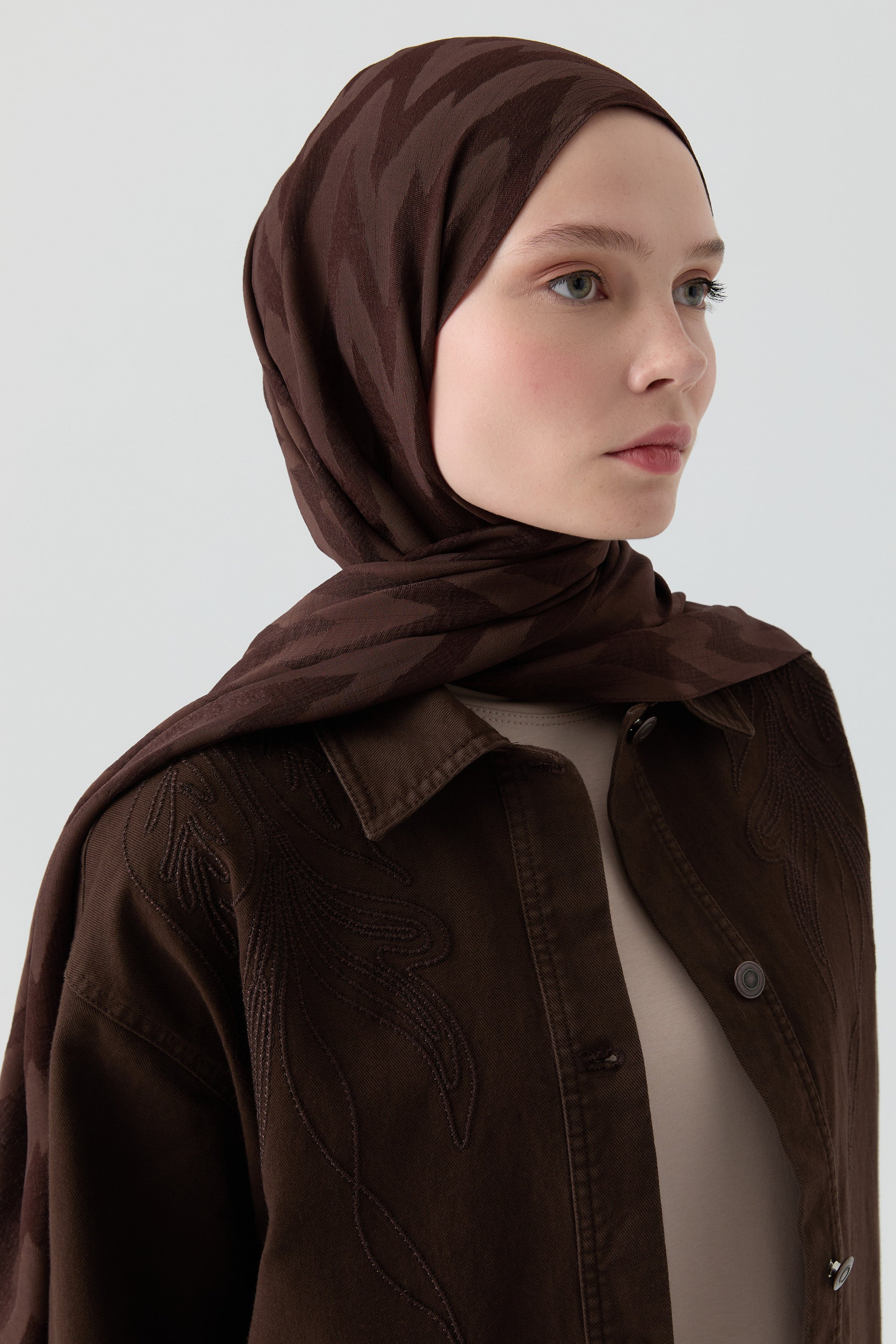 Zikzak Desenli Jakar Şal - Koyu Kahve TUGBA