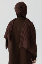 Zikzak Desenli Jakar Şal - Koyu Kahve TUGBA