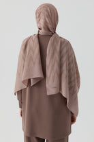 Zikzak Desenli Jakar Şal - Vizon TUGBA