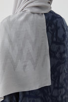 Zikzak Desenli Jakar Şal - Gümüş TUGBA