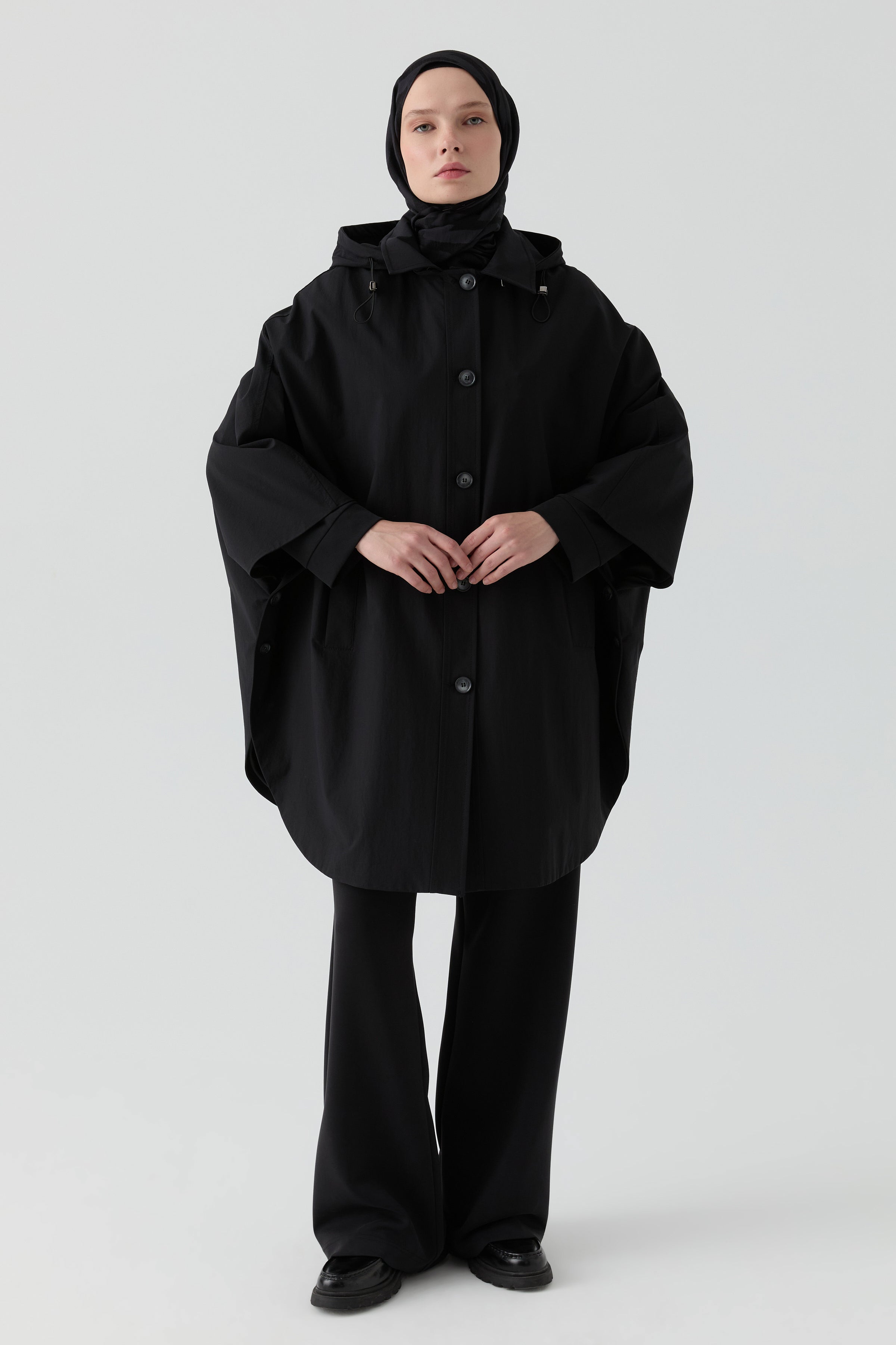 Kapüşonlu Panço - Siyah TUGBA