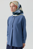 Yırtmaçlı Asimetrik Kesim Bluz - İndigo TUGBA