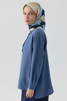 Yırtmaçlı Asimetrik Kesim Bluz - İndigo TUGBA