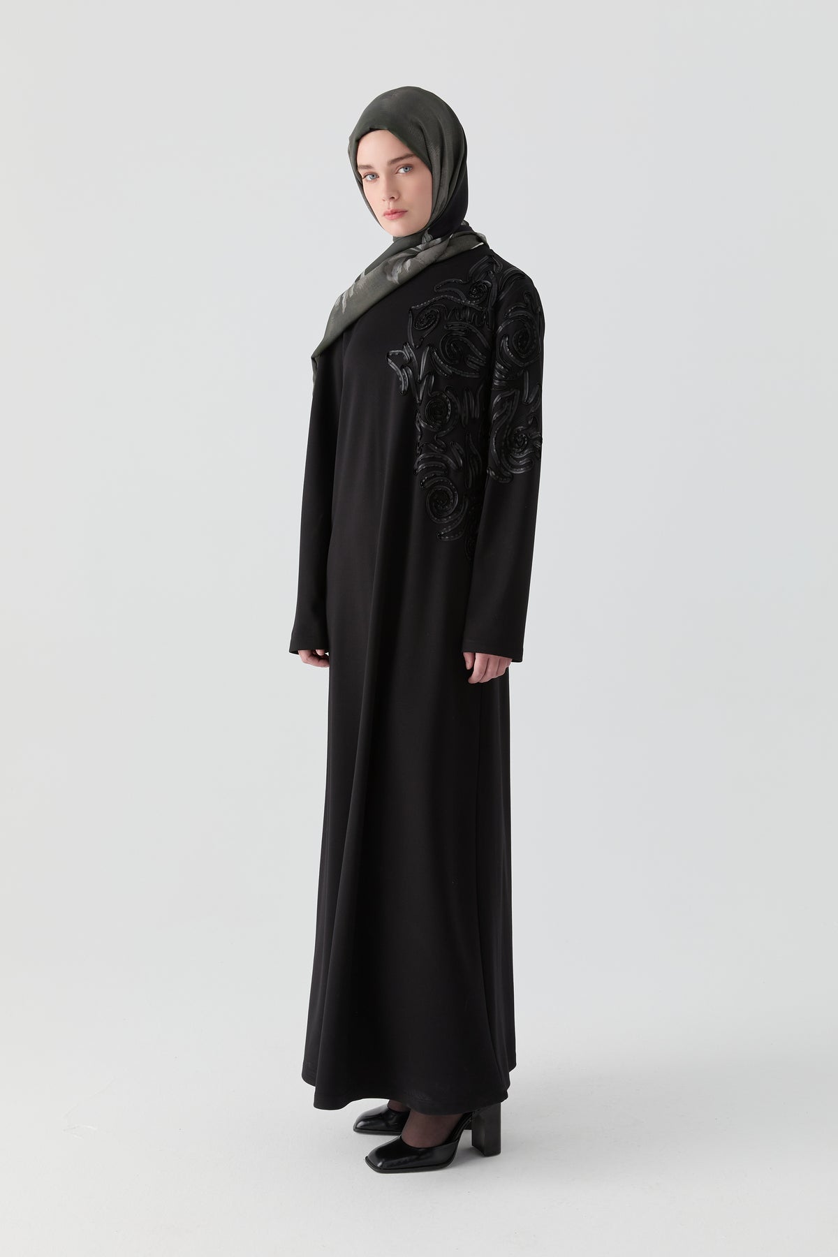 Desenli Elbise - Siyah TUGBA