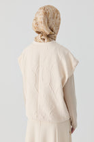 Lastik Detaylı İşlemeli Kapitone Süveter - Ekru TUGBA