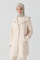 Çıtçıt Kapamalı Yırtmaçlı Kapitone Kap - Ekru TUGBA